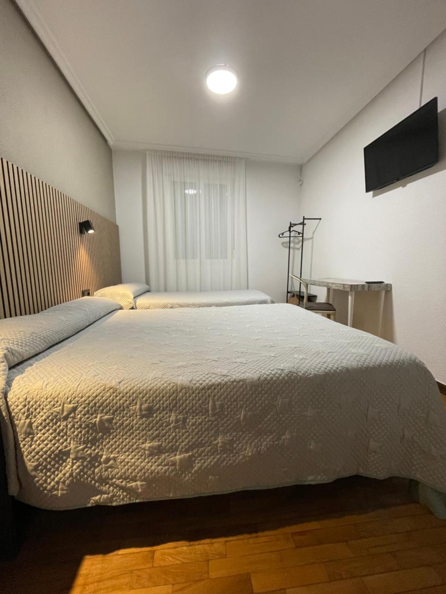 Pension La Encina ซานโตโดมิงโก เดลา กัลซาดา ภายนอก รูปภาพ